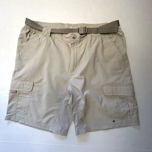 Columbia belted Omni Wick Advanced evaporation unisex tan cargo shorts. Sz-L V3
